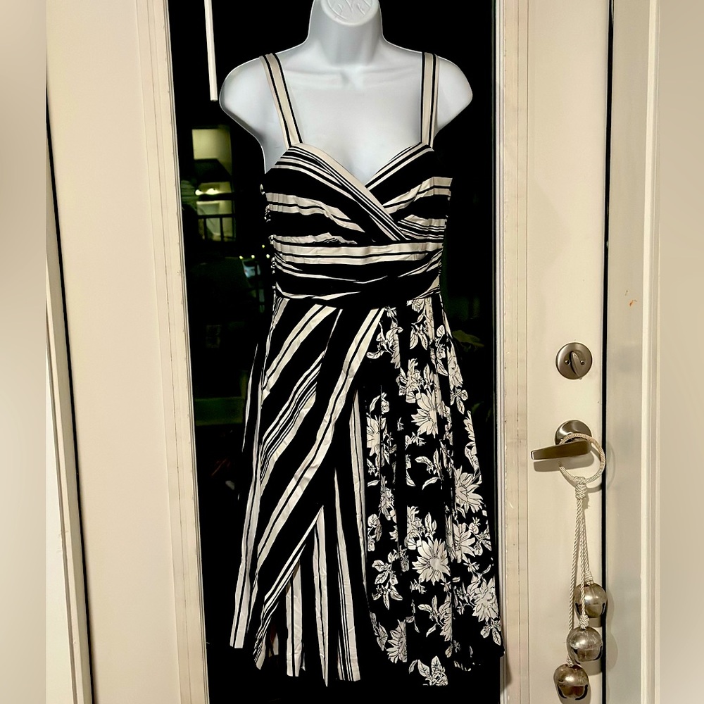 Perfect black and white sundress!